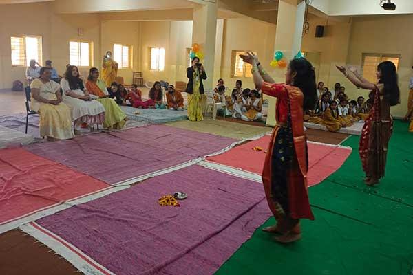 MVM Indore celebrated Gyan Yug Diwas by Presenting a Colorful cultural activity on Jan 12th 2023, the birthday of his holiness maharishi Mahesh Yogi Ji.